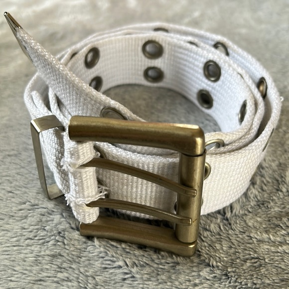 ✨Unisex White Double Grommet Fabric Belt - Picture 1 of 8